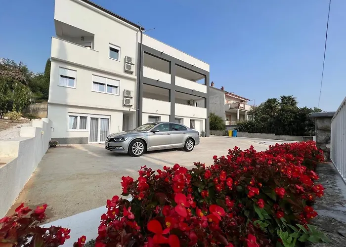 Zvjezdana Lux