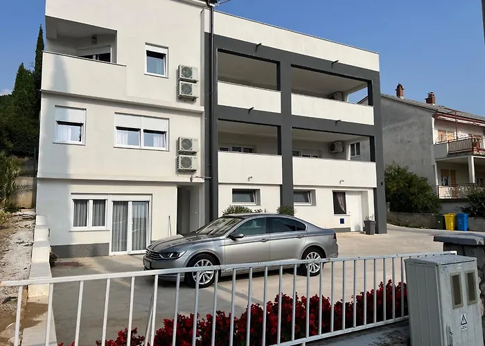 Zvjezdana Lux